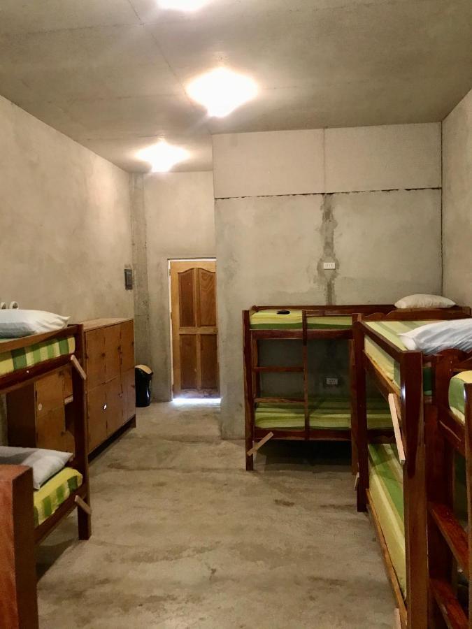 Sharky Hostel Ослоб Экстерьер фото