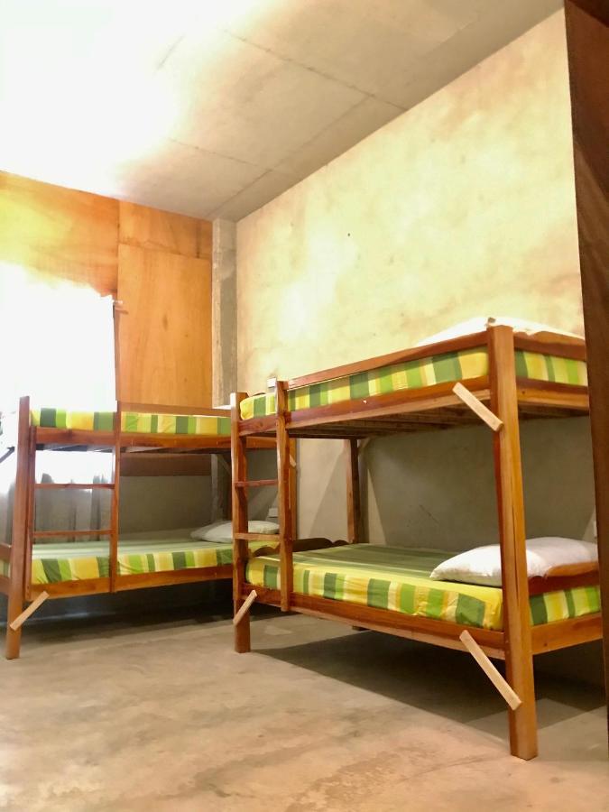 Sharky Hostel Ослоб Экстерьер фото