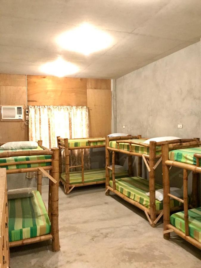 Sharky Hostel Ослоб Экстерьер фото