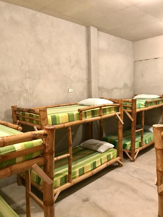 Sharky Hostel Ослоб Экстерьер фото