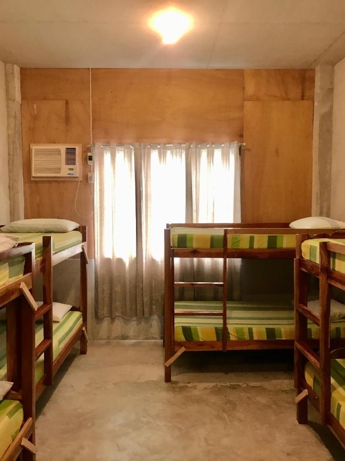 Sharky Hostel Ослоб Экстерьер фото