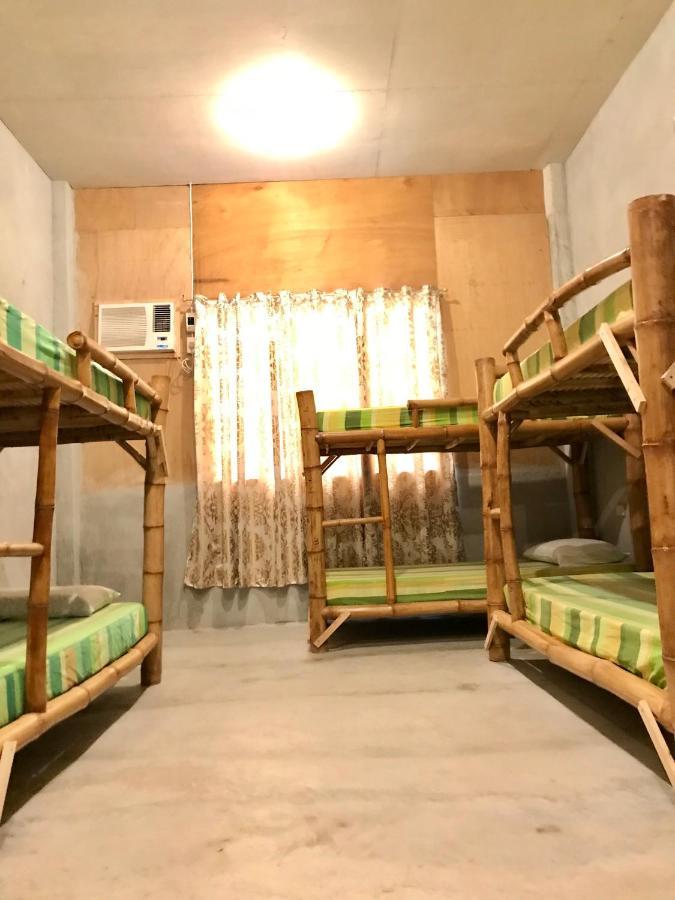 Sharky Hostel Ослоб Экстерьер фото