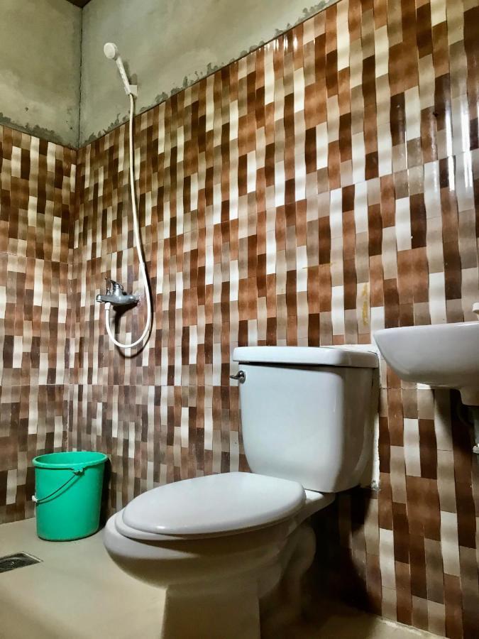 Sharky Hostel Ослоб Экстерьер фото